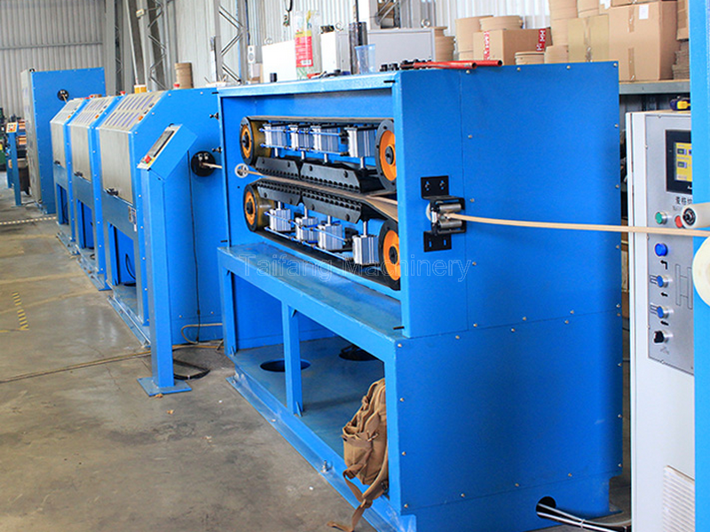 Horizontal paper wrapping machine