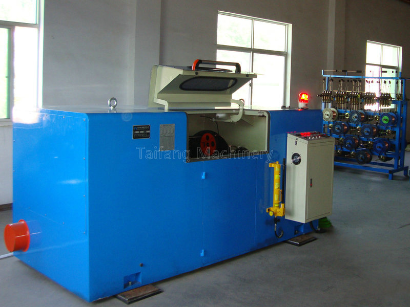 Ф650 high-speed stranding machine